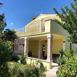 Ferienhaus Five Bedroom House Near Sandy Major, Medulin